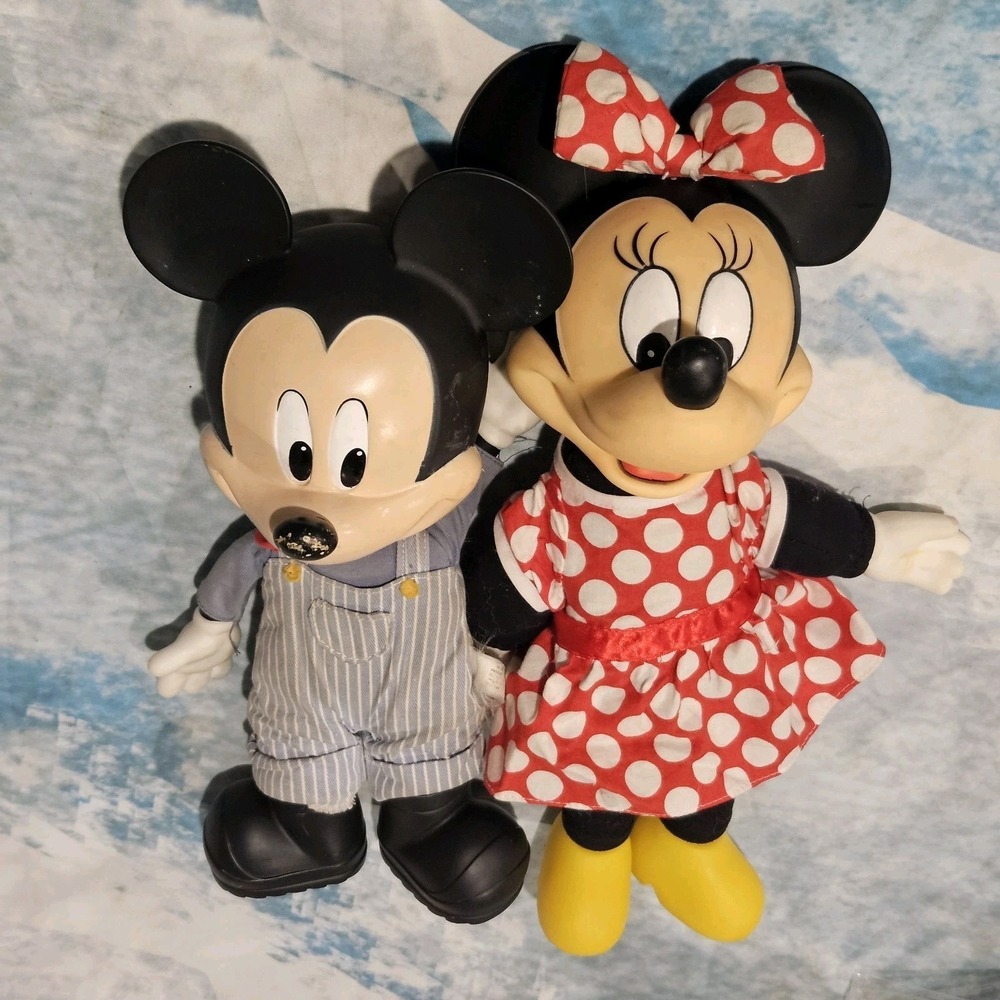 Disney Mickey Mouse &‎ Minnie Mouse Soft Body Vinyl Figure Doll Set Pull String